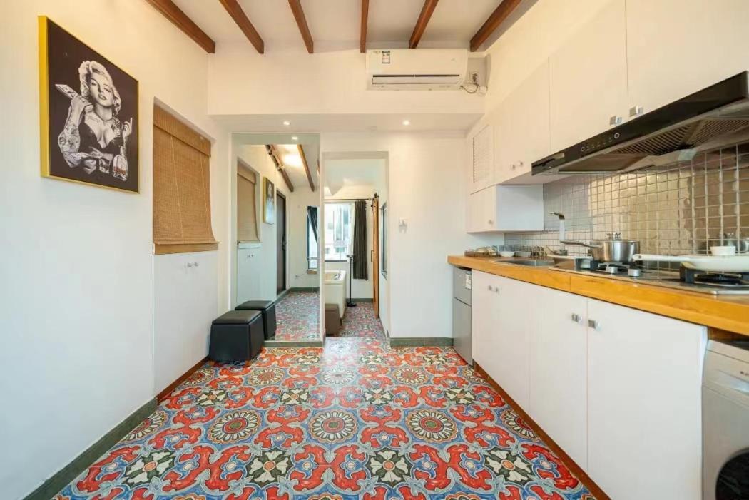 Hills & Serendipity Roof House Near Line1 & Line12 South Shanxi Road Iapm Huaihai Zhong Road *