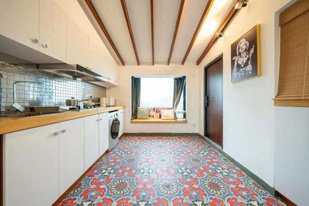 Hills & Serendipity Roof House Near Line1 & Line12 South Shanxi Road Iapm Huaihai Zhong Road